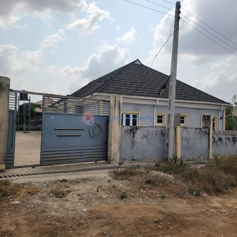 3 bedroom Block Of Flats For Sale Olorunkemi Estate, Elebu Ibadan Oyo - 11