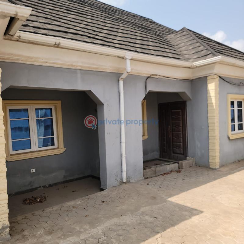 3 bedroom Block Of Flats For Sale Olorunkemi Estate, Elebu Ibadan Oyo - 9