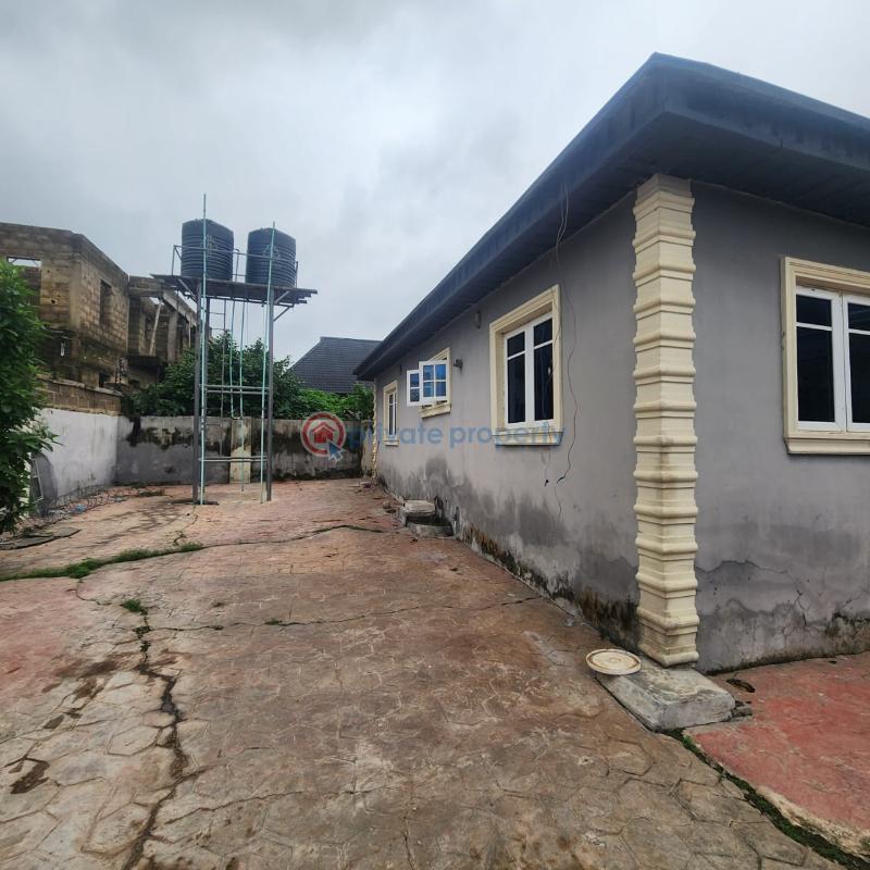 2 bedroom Block Of Flats For Sale Elebu Market Akala Express Way Ibadan Oyo - 4