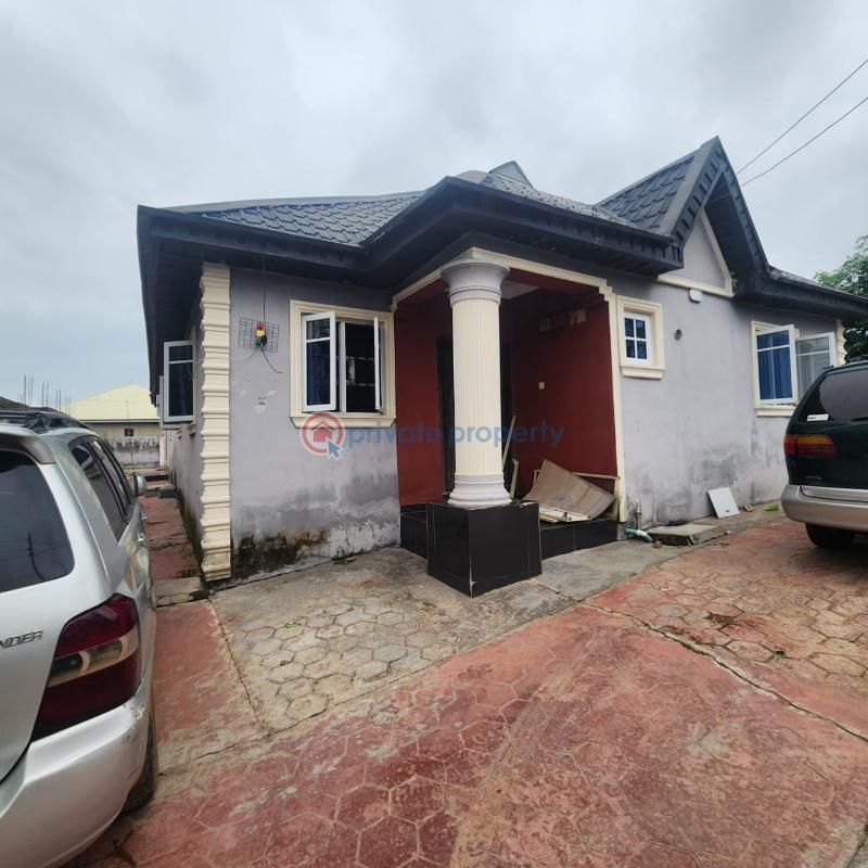 2 bedroom Block Of Flats For Sale Elebu Market Akala Express Way Ibadan Oyo - 1