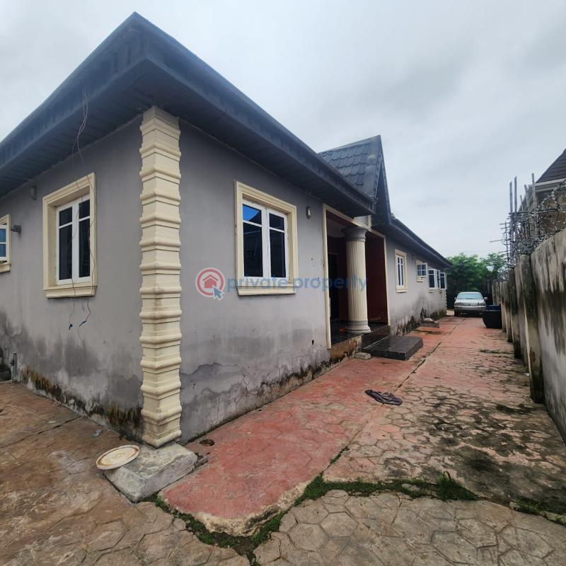 2 bedroom Block Of Flats For Sale Elebu Market Akala Express Way Ibadan Oyo - 3