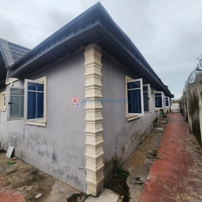 2 bedroom Block Of Flats For Sale Elebu Market Akala Express Way Ibadan Oyo - 0