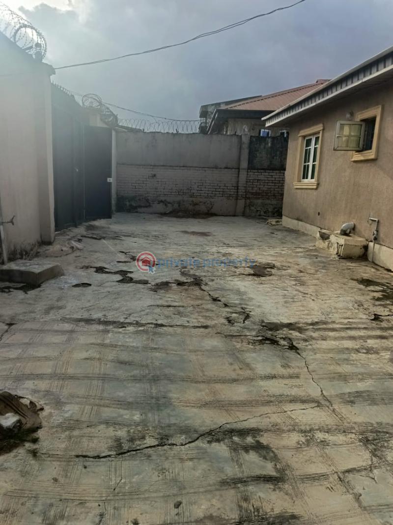 2 bedroom Block Of Flats For Sale Meiran Alimosho Lagos - 3