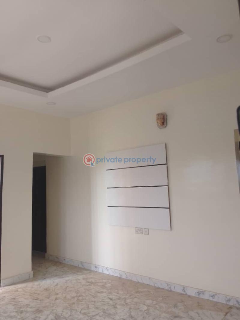 2 bedroom Block Of Flats For Rent Adegbayi, Alakia Old Ife Road Alakia Ibadan Oyo - 2