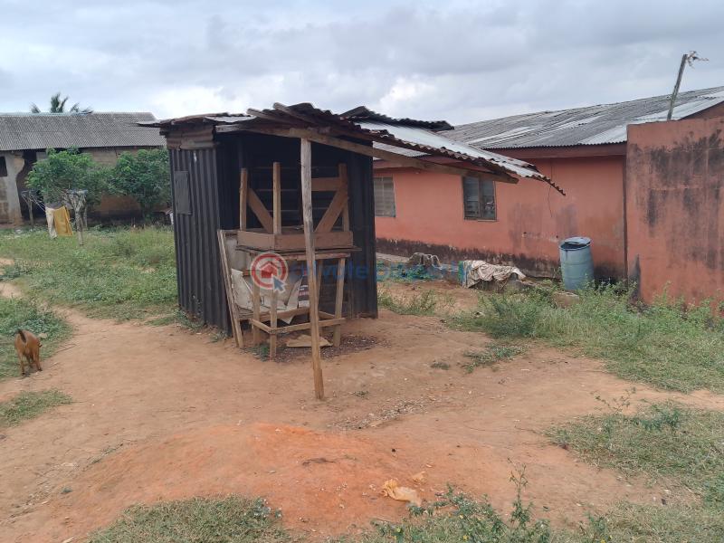 4 bedroom Bungalow For Sale Ifelodun Street Ayobo Ipaja Lagos Alimosho Lagos - 3