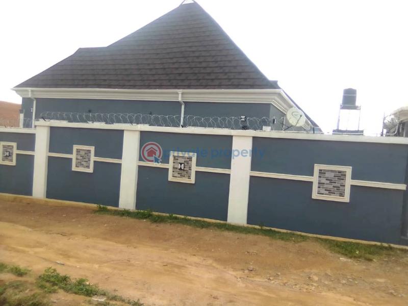 2 bedroom Block Of Flats For Rent Akogi Jankata, Just 5min Bike To Akala Express Akala Express Ibadan Oyo - 1