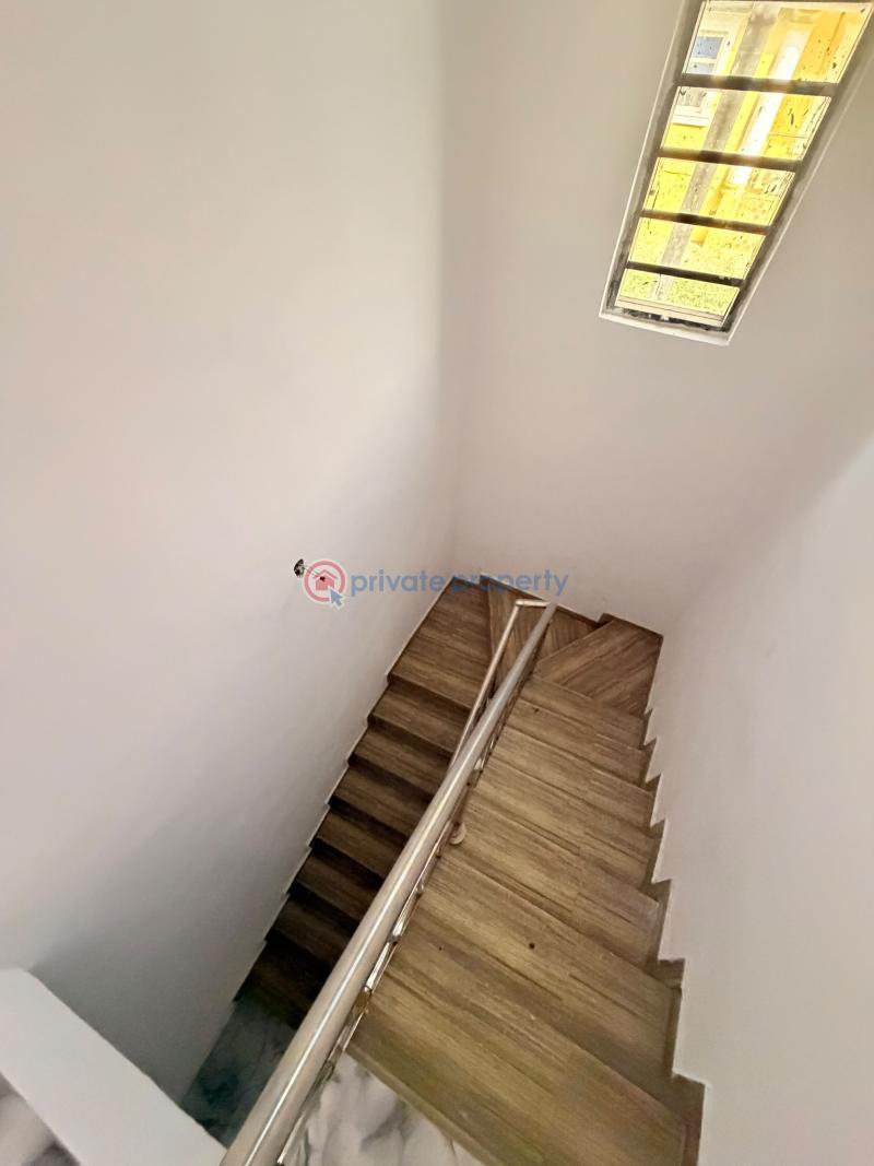 House For Sale Kolapo Ishola Gra, Akobo Ibadan Oyo - 11