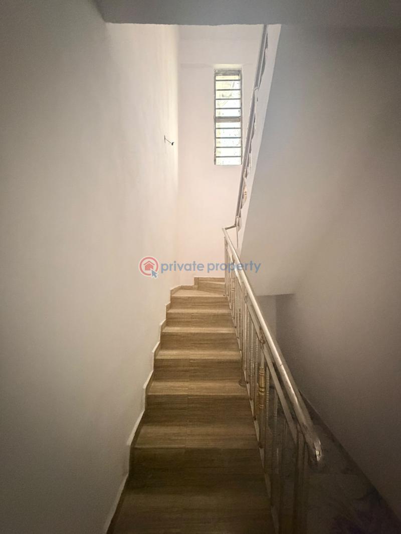 House For Sale Kolapo Ishola Gra, Akobo Ibadan Oyo - 8