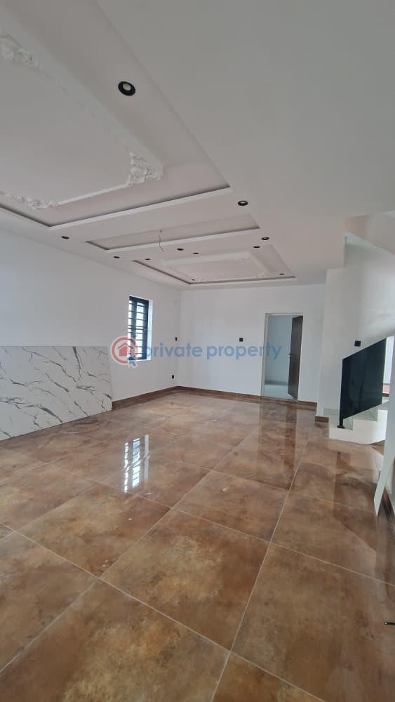 House For Sale Location: Association Street, Ashi — Bodija, Ibadan Ibadan Oyo - 1