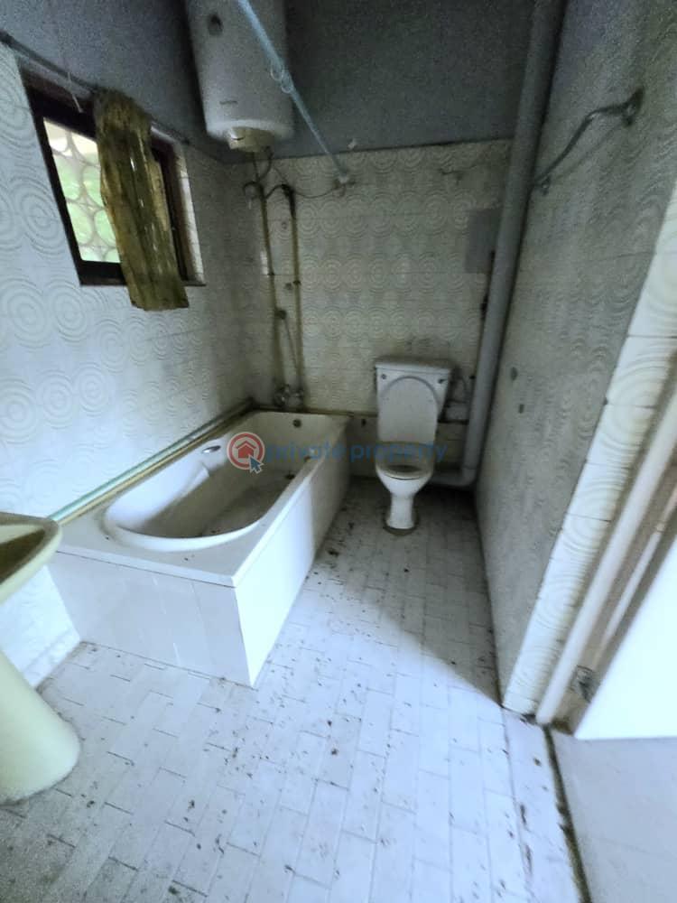 2 units of 4-bedroom  semi-detached house - 12 4 bedroom Office For Rent Victoria Island Lagos - 12