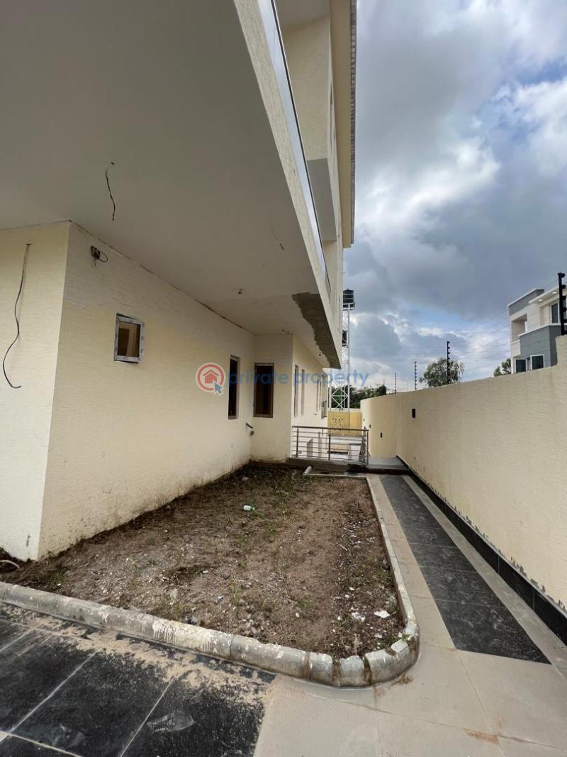 5 bedroom Duplex For Sale Abuja Phase 1  - 14