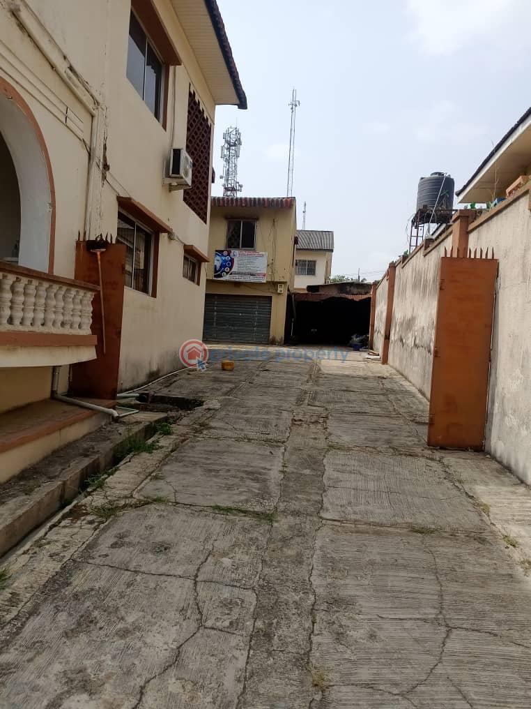 5 bedroom Semi detached Duplex For Sale Adebajo Street, Kongi New Bodija Ibadan Oyo - 0