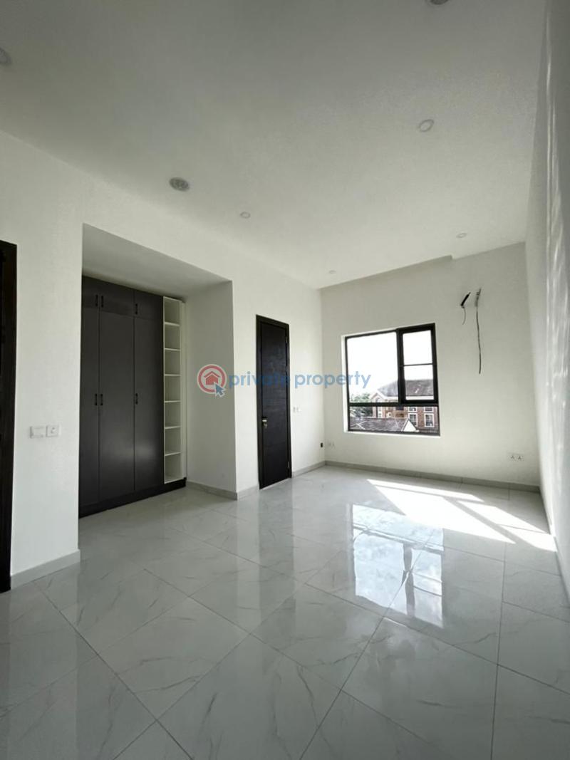 2 units of 5bedroom fully detached duplex with essence and magnificence - 9 5 bedroom Duplex For Sale Lekki Phase 1 Lagos - 9