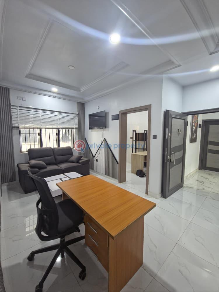 3 bedroom Office For Rent Oladosu Oladipo, New Bodija Bodija Ibadan Oyo - 2