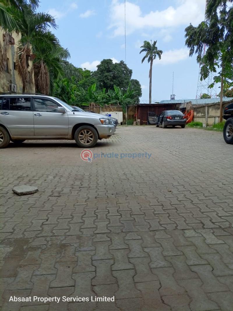 2 units of large sized 3bedroom flats with a room bq - 14 3 bedroom Block Of Flats For Rent Ladipo Bateye Ikeja GRA Lagos - 14