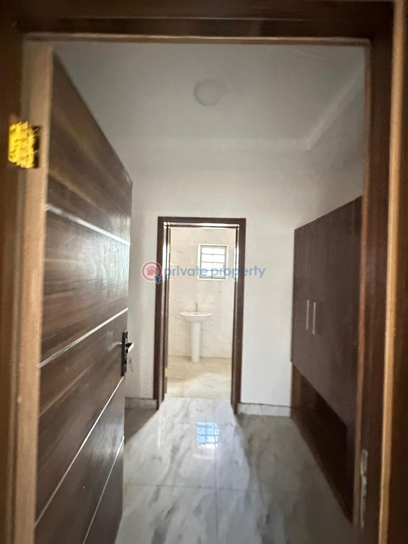 House For Sale Bq At Adeyi, Old Bodija , Ibadan. Ibadan Oyo - 4