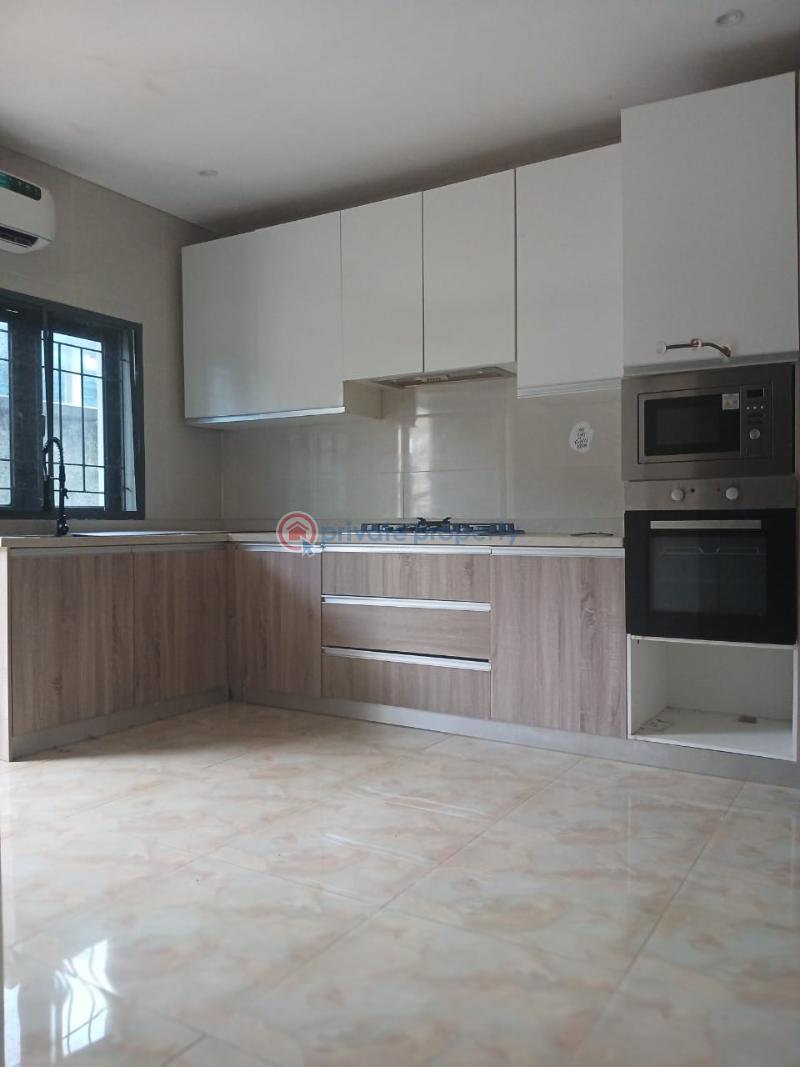 4 bedroom Terrace For Rent Admiralty Road, Lekki Phase 1. Lekki Lagos - 11