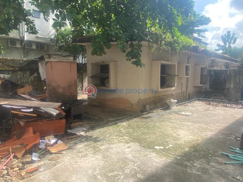 2 wings of 5 bedroom duplexes with  2-room bungalow (service quarters) each on 1000sqm - 16 10 bedroom Office For Rent Lekki Phase 1 Lagos - 16