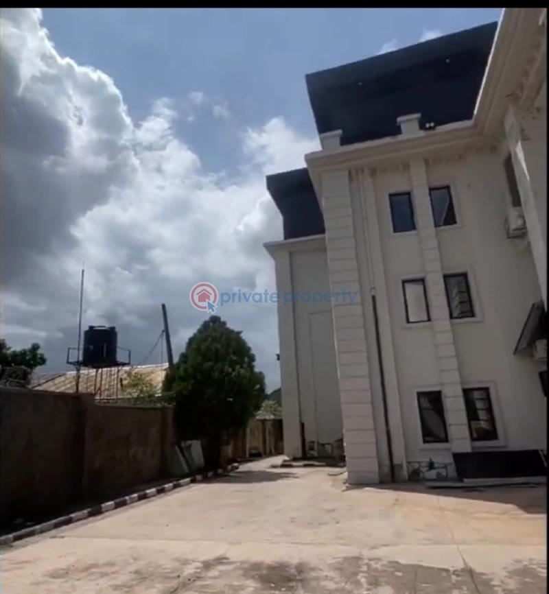 10 bedroom Hotel For Sale Transekulu By Tanker Park Enugu Area  - 5