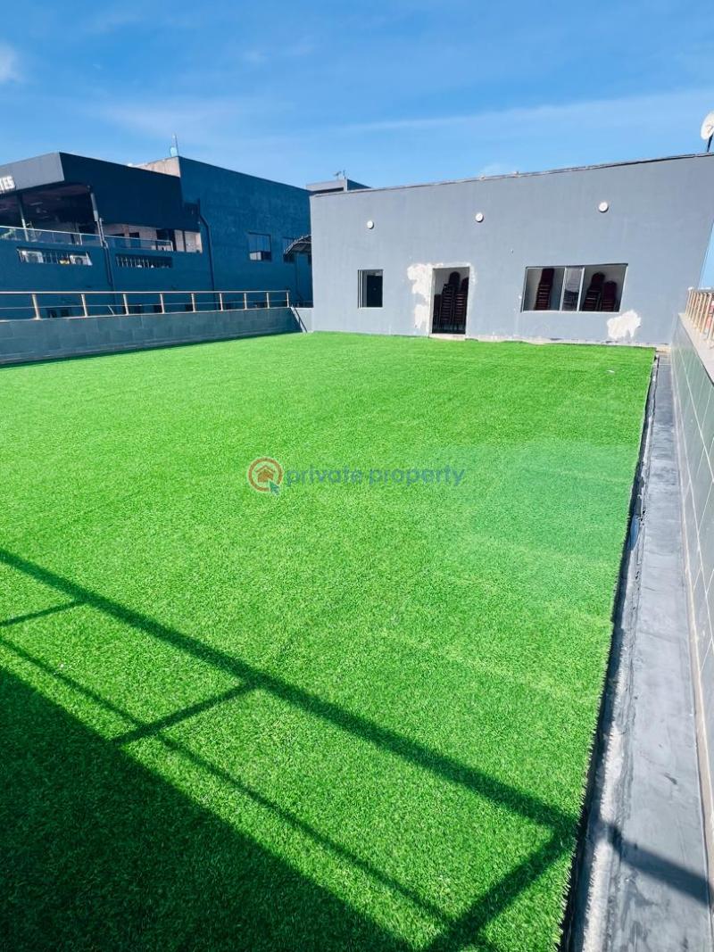 Mall/Complex/Plaza For Rent Jakande Lekki Lagos - 5