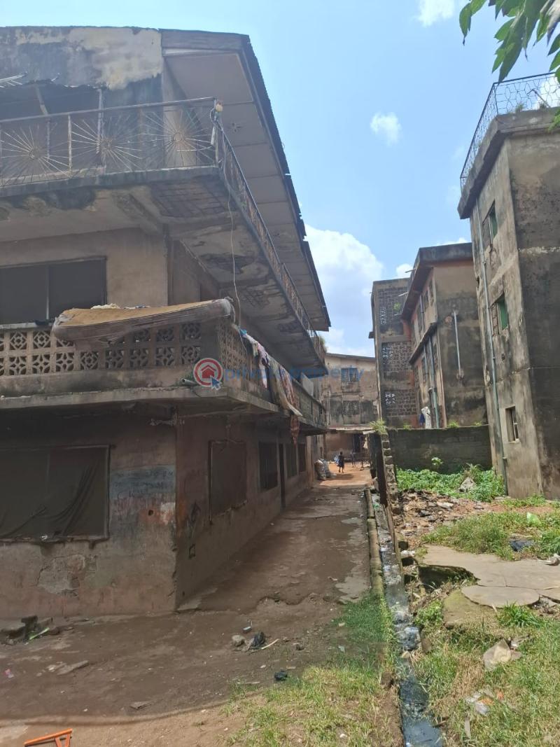 Mall/Complex/Plaza For Sale Along Academy Iwo Road Opposite Shafa Oil, Iwo Road Iwo Road Ibadan Oyo - 3