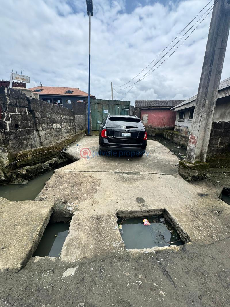 Flat & Apartment For Sale 13/14 Echem Street, Federal Housing Estate, Agip Extension B, Port Harcourt, Rivers State Obio-Akpor Port Harcourt Rivers - 10