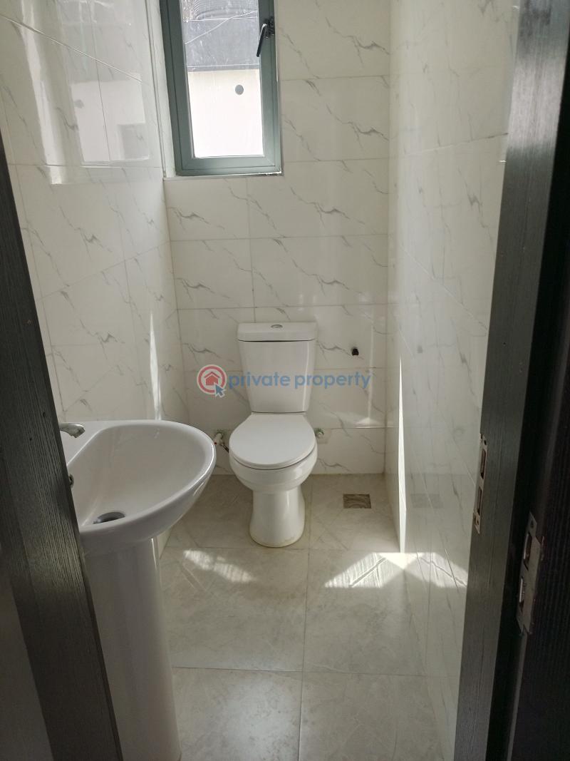 Mall/Complex/Plaza For Rent Main Lekki Lekki Phase 1 Lagos - 4