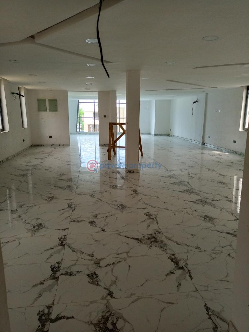 Mall/Complex/Plaza For Rent Main Lekki Lekki Phase 1 Lagos - 2
