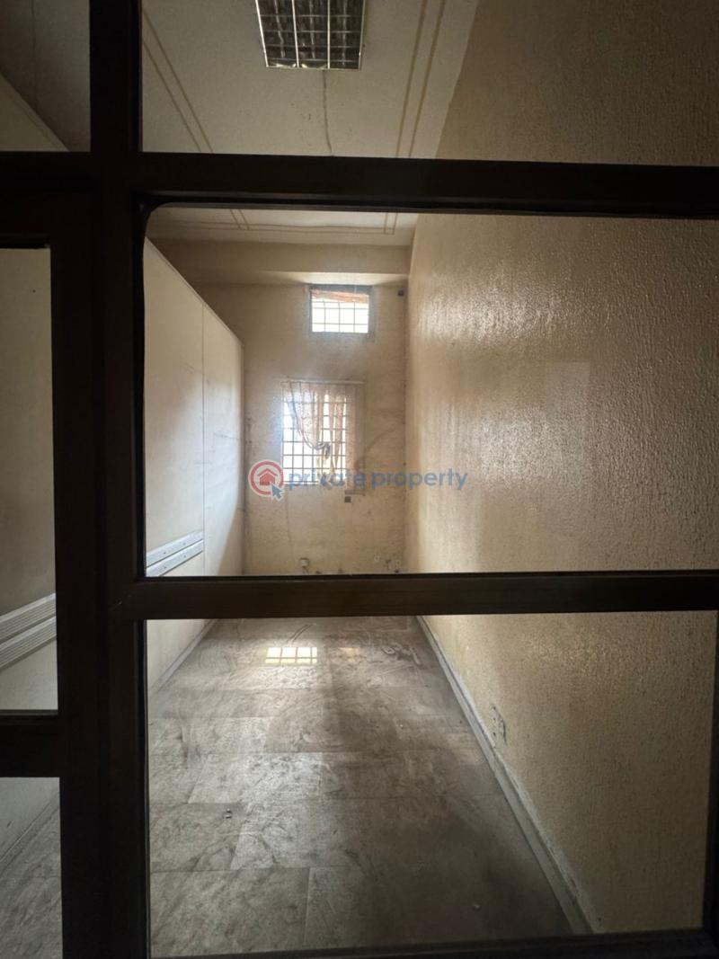 Commercial Property For Rent Victoria Island Lagos - 3