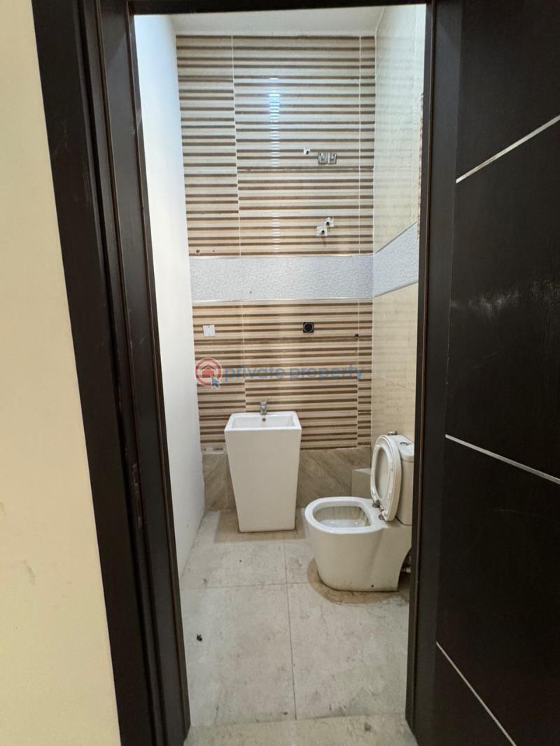 25sqm self-contained office space with a dedicated generator - 5 Office For Rent Lekki Phase 1 Lagos - 5