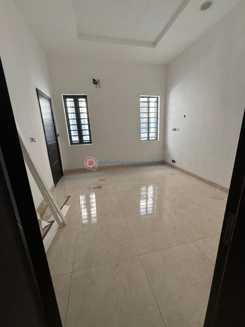 25sqm self-contained office space with a dedicated generator - 4 Office For Rent Lekki Phase 1 Lagos - 4