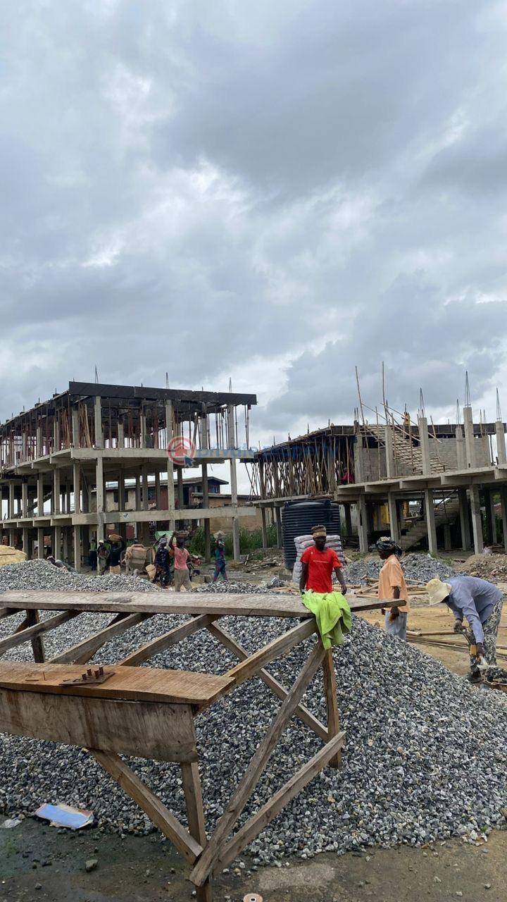 272 unit of shops in ojota - 7 Shop For Sale Behind Mrs Filling Station Ojota Lagos - 7