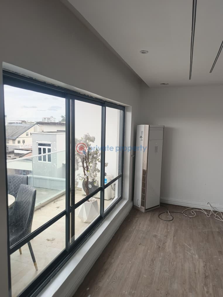 2 bedroom Block Of Flats For Rent Along Lekki Expressway Lagos - 8
