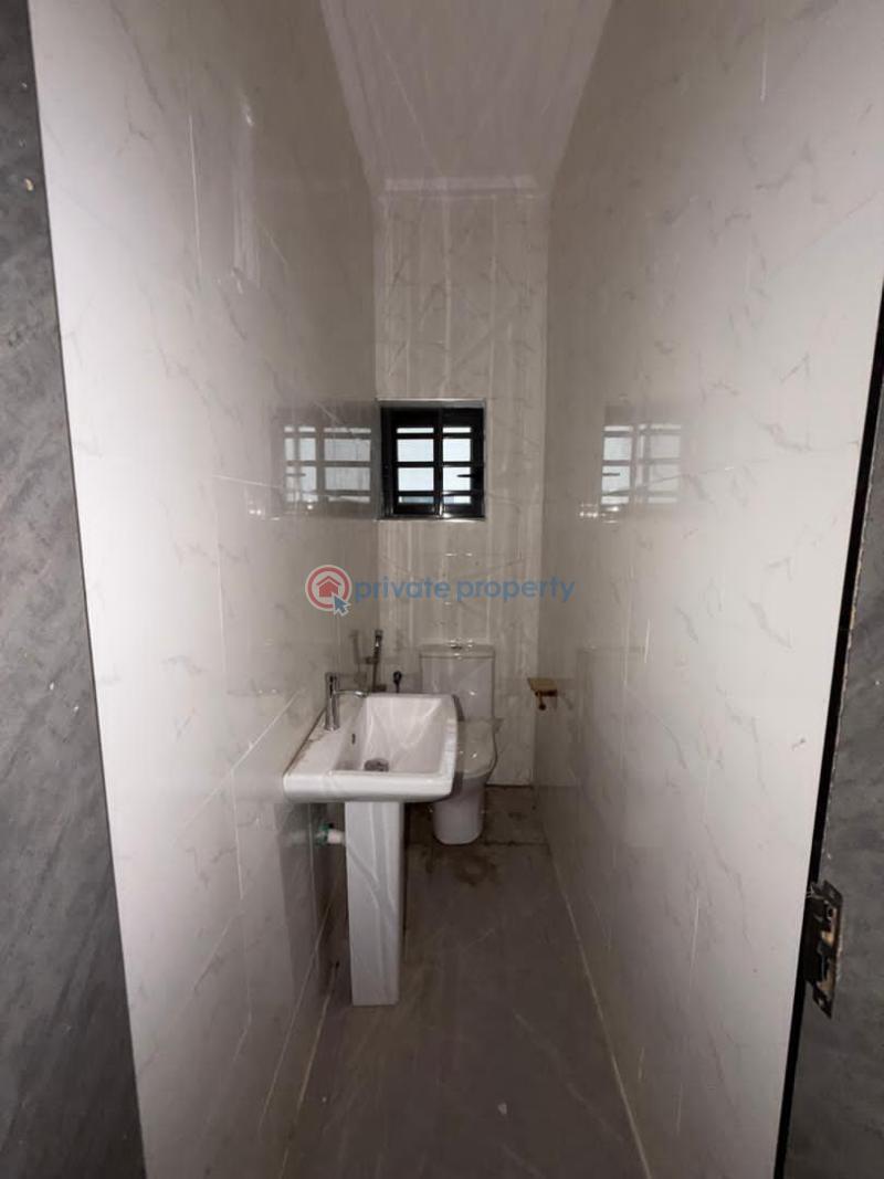 2 bedroom Block Of Flats For Rent At The Back Of Foodco Ring Road Ibadan Oyo - 9