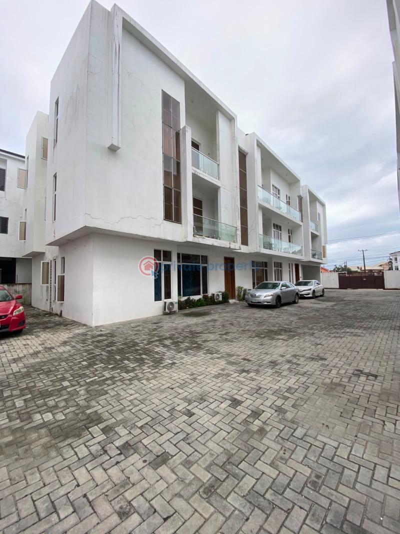 2 bedroom Block Of Flats For Rent Ologolo Lekki Lagos - 0