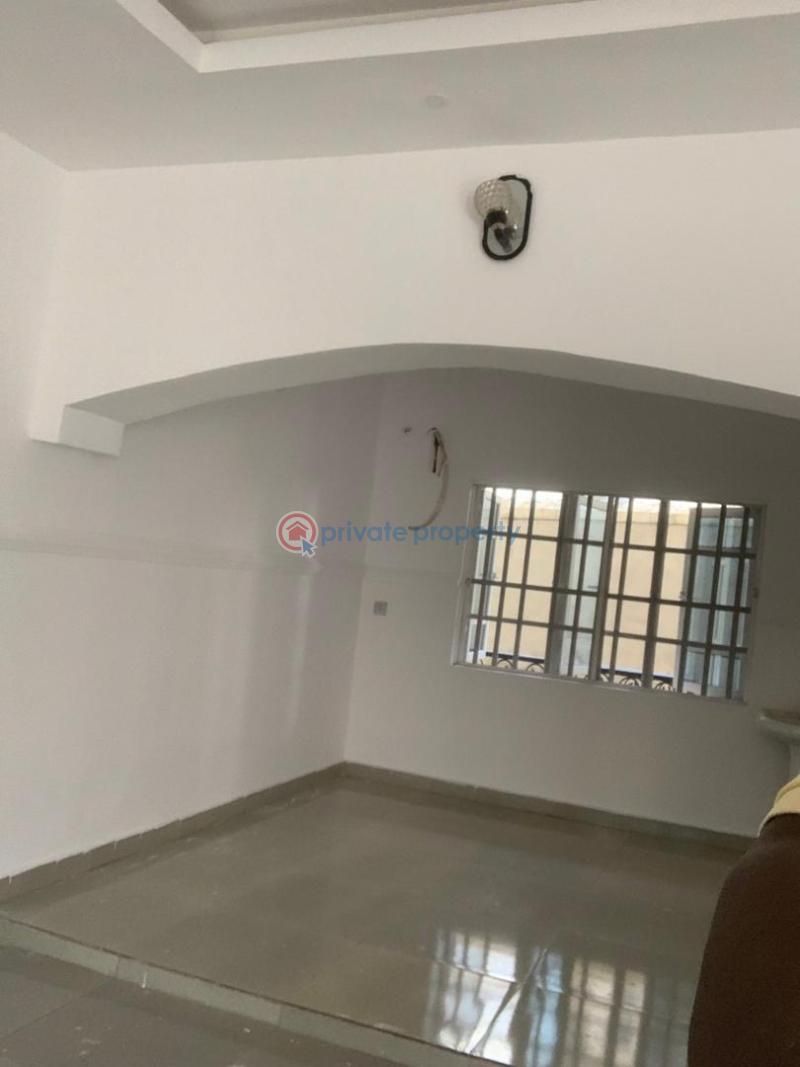 2 bedroom Block Of Flats For Rent Akoto Lagos Avenue Elebu Akala Express Ibadan Oyo - 2