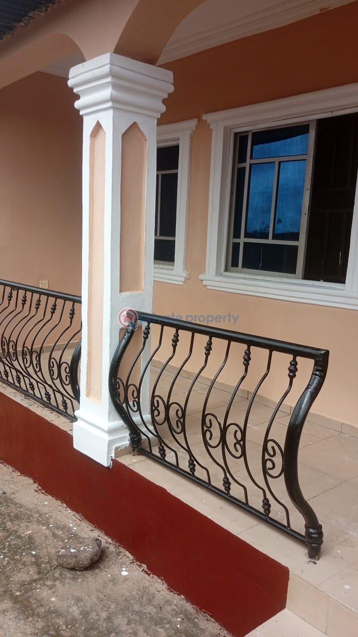 2 bedroom Block Of Flats For Rent Atere/isokan Along Cele Rainbow Road Akala Express Ibadan Oyo - 1