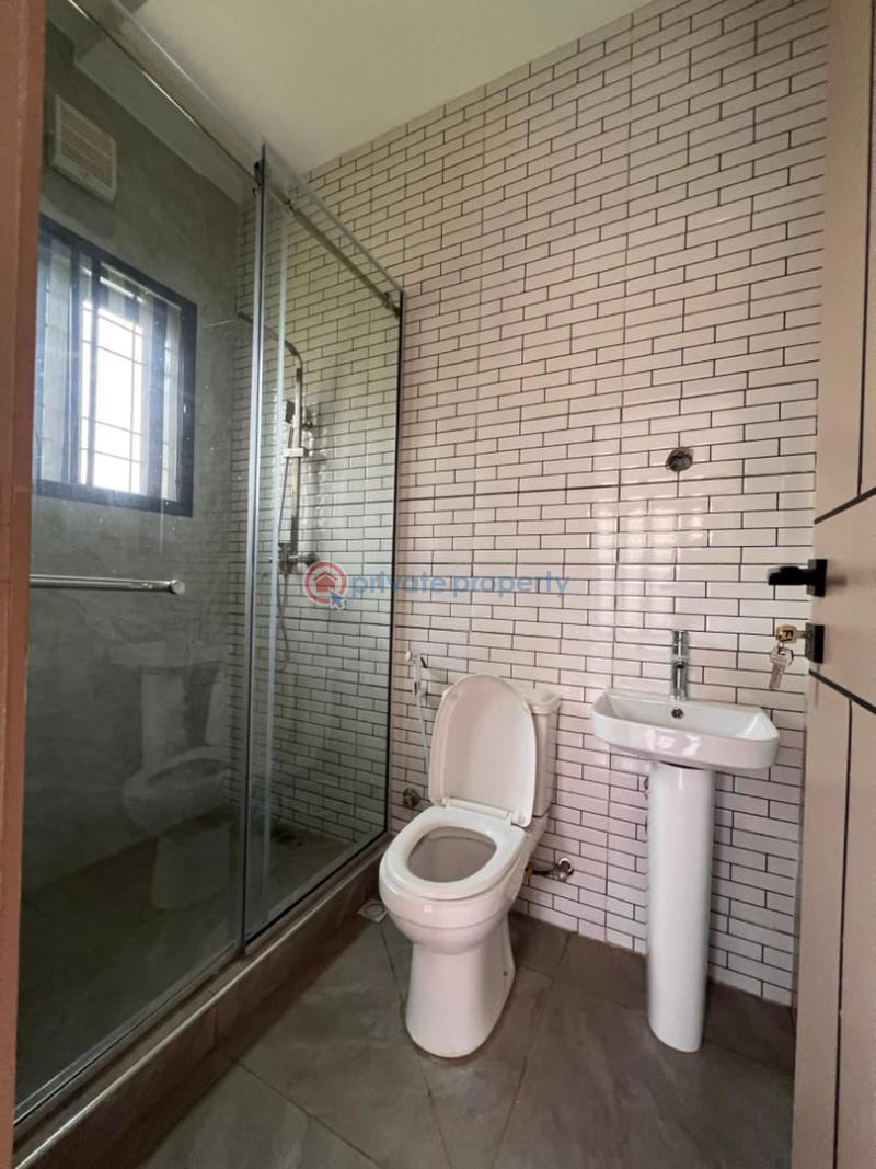 2 bedroom Block Of Flats For Rent ,by Nnpc Filling Station. Life Camp Abuja Phase 3  - 6