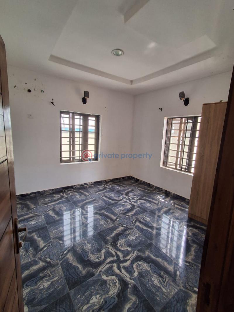 2 bedroom Block Of Flats For Rent Ateere Kasumu Road Tipper Garage Akala Express Ibadan Oyo - 3