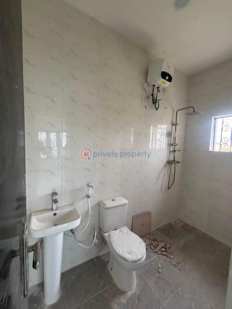 2 bedroom Block Of Flats For Rent Niyi Ishola Elebu Off Akala Express Akala Express Ibadan Oyo - 0