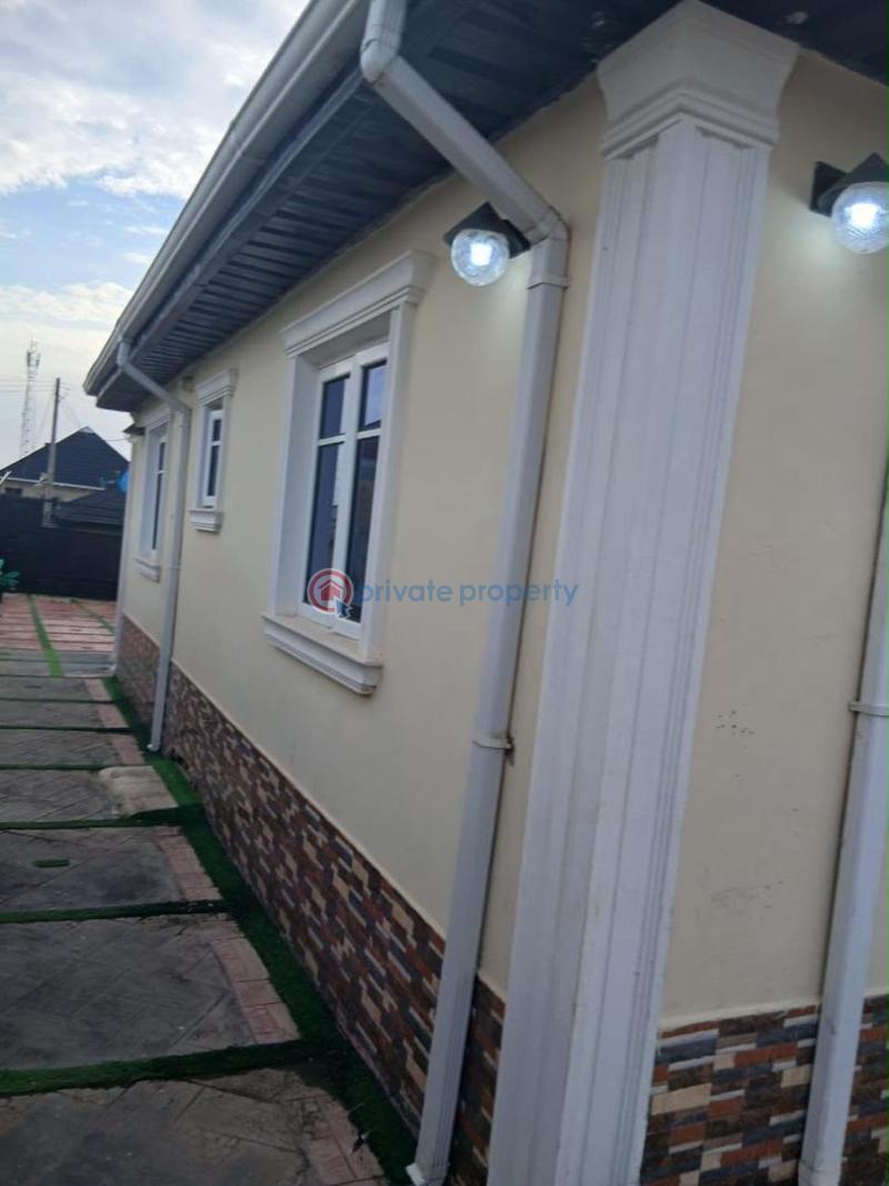 2 bedroom Block Of Flats For Rent Akoto Gate 3 Elebu Akala Express Ibadan Oyo - 0