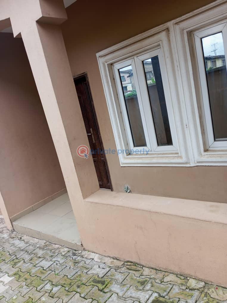 2 bedroom Block Of Flats For Rent Felele, Challenge Ibadan Oyo - 0