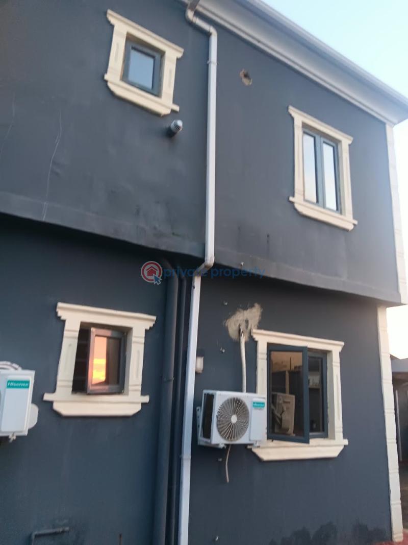 2 bedroom Flat & Apartment For Rent Eruwen Easy Access Road To Garage Ikorodu Lagos - 1