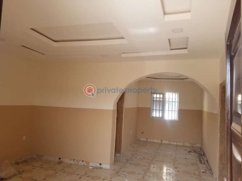3 bedroom Block Of Flats For Rent Back Of Bolad Event Center Akala Express Ibadan Oyo - 1