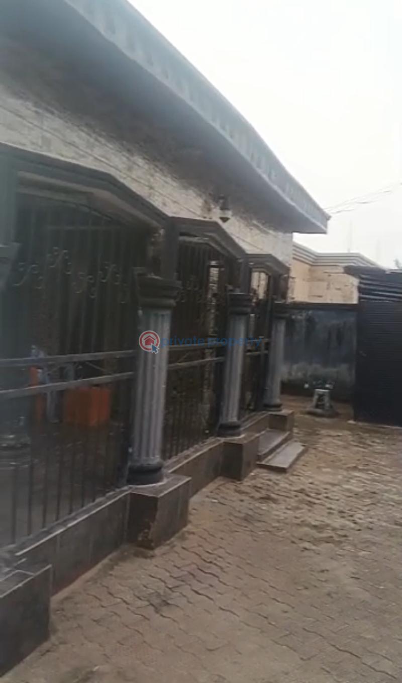 Bungalow For Sale Off Ekewan At Ugbiyhoko Community By Charismatic Catholic Church Rd 3minutes’ Drive From The Tarred Rd. Benin Edo - 0