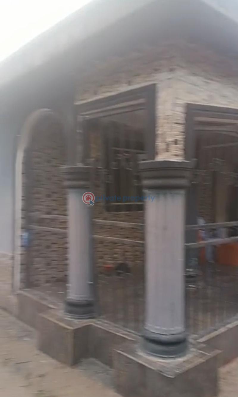 Bungalow For Sale Off Ekewan At Ugbiyhoko Community By Charismatic Catholic Church Rd 3minutes’ Drive From The Tarred Rd. Benin Edo - 2