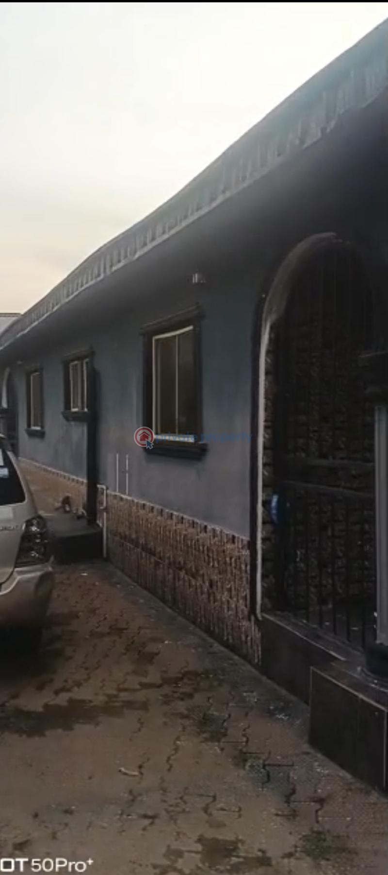 Bungalow For Sale Off Ekewan At Ugbiyhoko Community By Charismatic Catholic Church Rd 3minutes’ Drive From The Tarred Rd. Benin Edo - 1