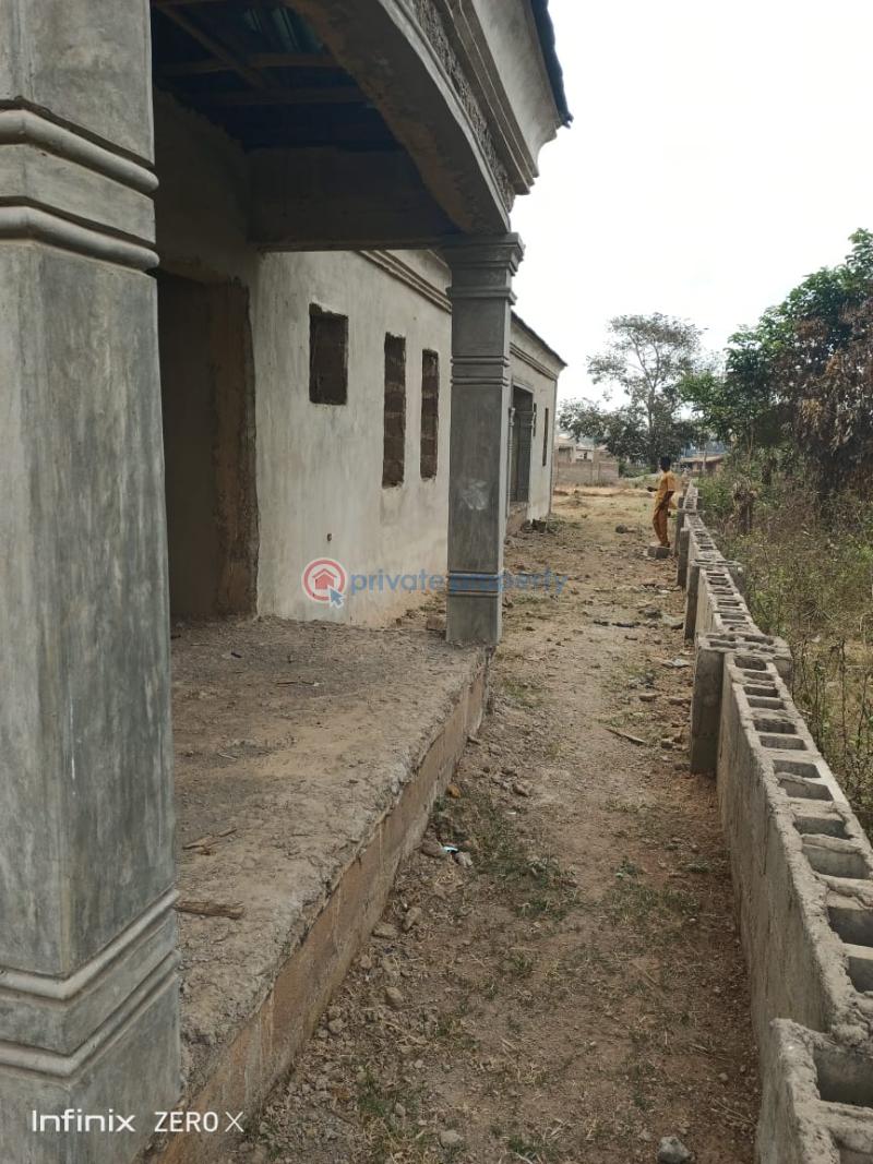 Bungalow For Sale 2nd Avians Aba Ida Off Ayegun Oleyo Road Ib. Ibadan Oyo - 1