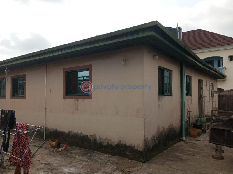 3 bedroom Detached Bungalow For Sale Foursquare Area, Erunwen Ikorodu Lagos - 0