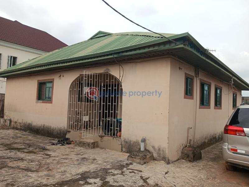 3 bedroom Detached Bungalow For Sale Foursquare Area, Erunwen Ikorodu Lagos - 1